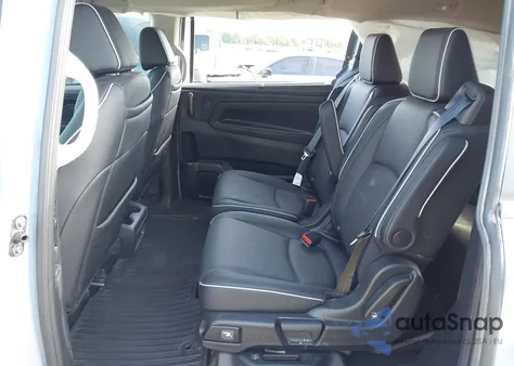 2025 Honda Odyssey Touring z USA, uszkodzony, nr VIN 5FNRL6H86SB003646